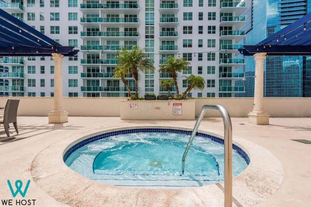 We Host - Amazing Condo Brickell With Ocean-Pool View 마이애미 외부 사진